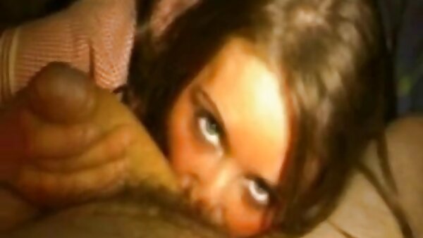 Das hübsche brünette Luder Rosalyn Sphinx wird hd gratis sex in ihre Muschi gefickt und vollgespritzt